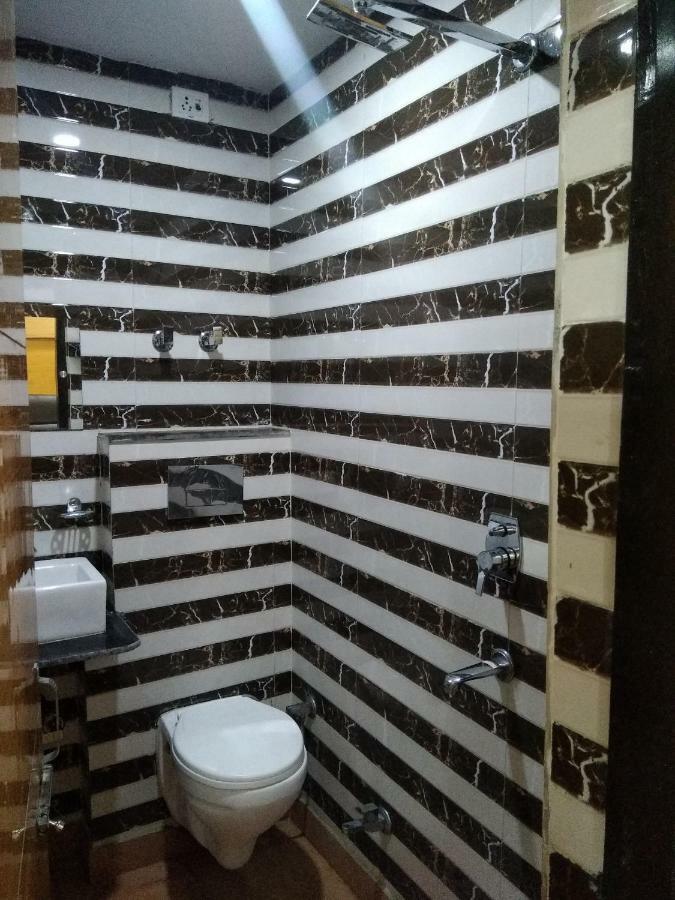 Silver Palace Hotel Nuova Delhi Esterno foto