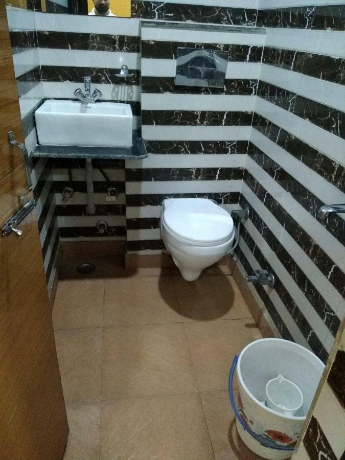 Silver Palace Hotel Nuova Delhi Esterno foto
